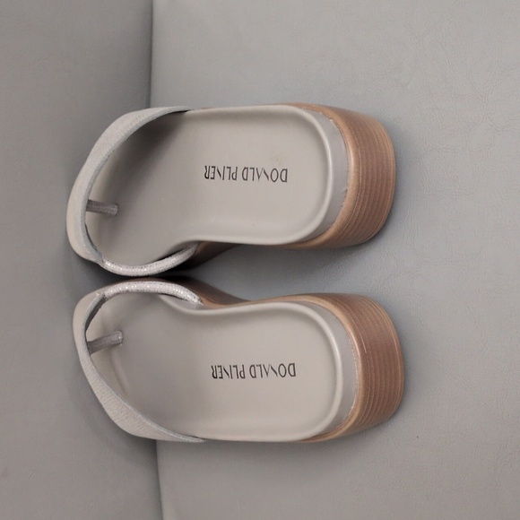 Donald Pliner Fifi Platform Sandal - Picture 2 of 5